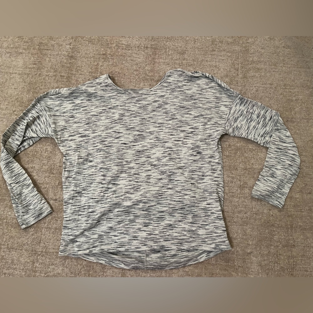 Lululemon open back top